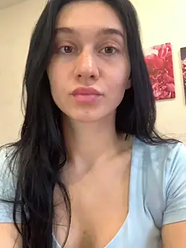 Camilla  Noor online show from June 11, 2026, 4:37 pm