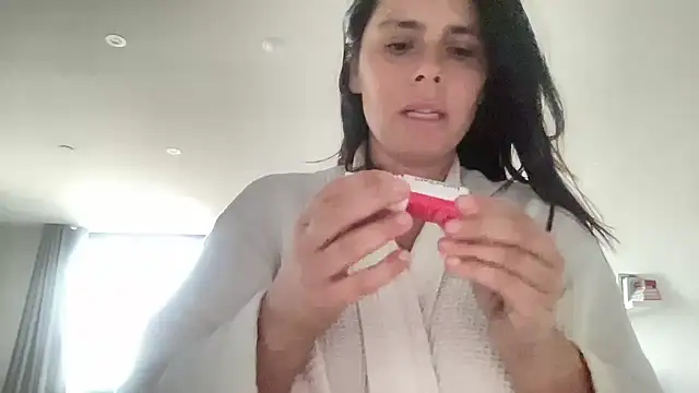 Snapshot of JadeLucy chatting on June 20, 2026, 6:29 am JadeLucy online show from June 20, 2026, 6:29 am