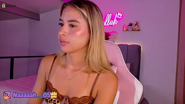 Snapshot of Nallah__ chatting on July 12, 2026, 2:23 am Nallah online show from July 12, 2026, 2:23 am
