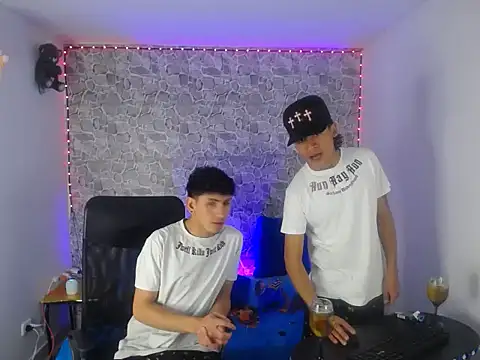 TheHotDuo19 online show from July 29, 2026, 5:06 am
