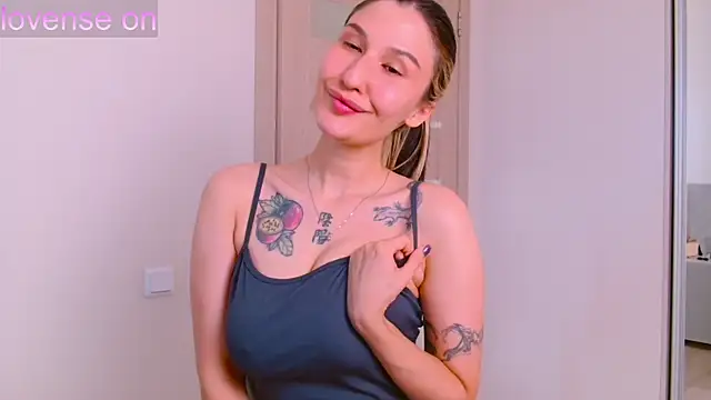 xocami online show from June 10, 2026, 12:23 am