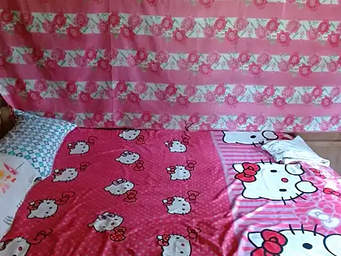 Itsme Foxy Shantale online show from June 8, 2026, 1:28 am
