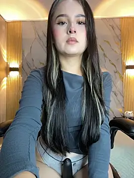 Tinakitten online show from June 16, 2026, 11:32 am