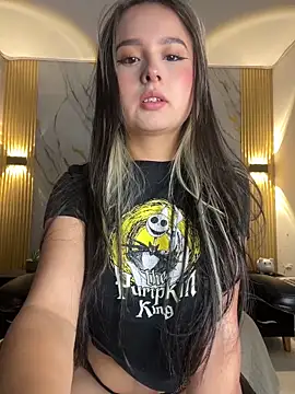 Tinakitten online show from June 13, 2026, 11:52 am