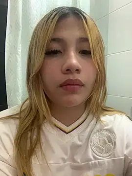 Snapshot of zury_cute1 chatting on June 28, 2026, 9:26 am zury cute1 online show from June 28, 2026, 9:26 am