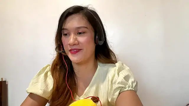 Snapshot of LoreenWasiuta chatting on June 8, 2026, 5:19 am LoreenWasiuta online show from June 8, 2026, 5:19 am