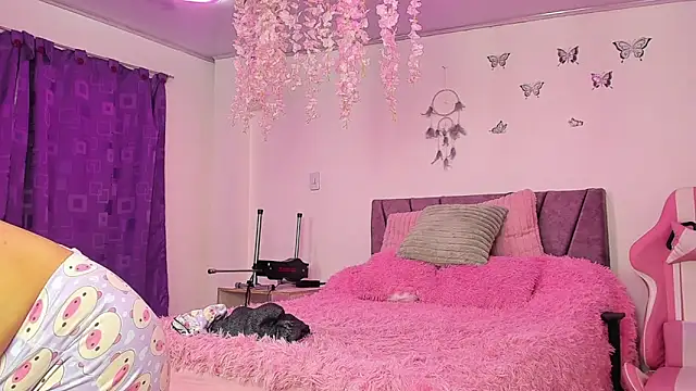 NahomyEvans online show from June 9, 2026, 12:28 pm