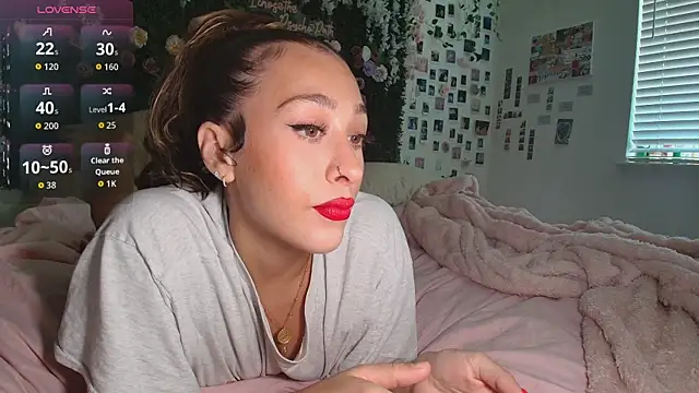 LyraCovee online show from June 27, 2026, 12:38 am