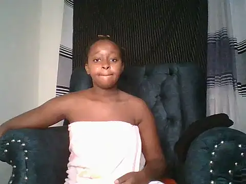 Ellah simone online show from June 17, 2026, 11:14 pm