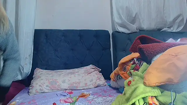 Snapshot of Alana_sc chatting on June 25, 2026, 4:12 pm Alana sc online show from June 25, 2026, 4:12 pm
