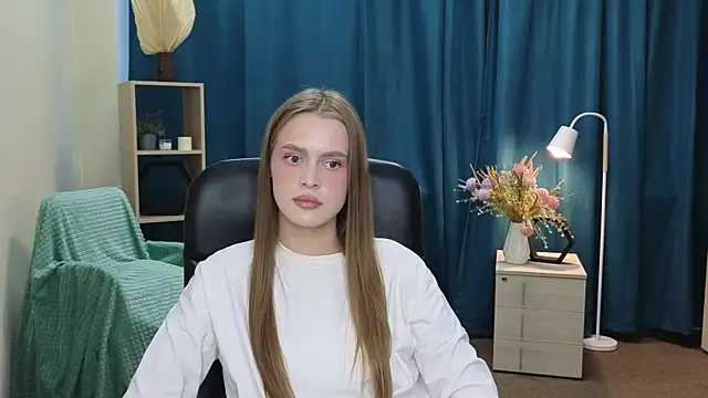 CierraWilkerson online show from June 7, 2026, 11:48 am
