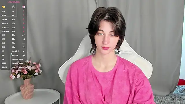 Carolina Lu online show from June 14, 2026, 2:08 am