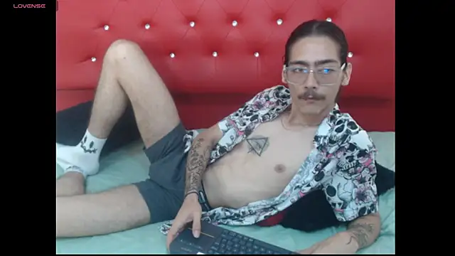bigcock robert online show from June 15, 2026, 7:35 pm