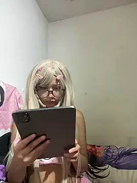 Snapshot of mimosa_chan chatting on June 7, 2026, 1:22 am mimosa chan online show from June 7, 2026, 1:22 am