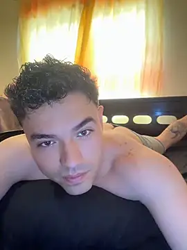 Snapshot of Samu_Miller01 chatting on June 8, 2026, 4:18 pm Samu Miller01 online show from June 8, 2026, 4:18 pm