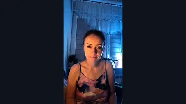 Snapshot of JenniferAlone chatting on June 10, 2026, 8:21 pm JenniferAlone online show from June 10, 2026, 8:21 pm
