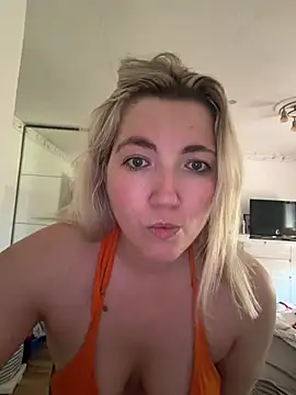 Snapshot of LauraStarr chatting on June 20, 2026, 11:48 am LauraStarr online show from June 20, 2026, 11:48 am
