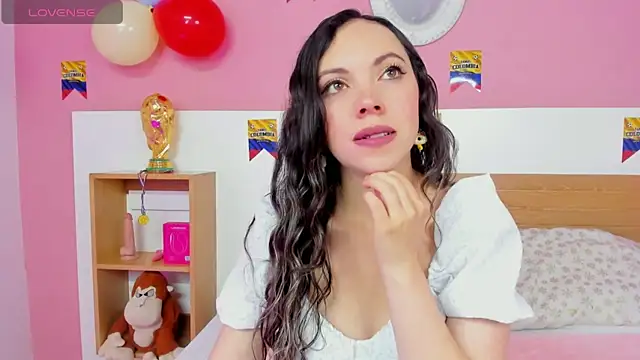 Snapshot of AshleyBenoitt chatting on June 25, 2026, 1:27 pm AshleyBenoitt online show from June 25, 2026, 1:27 pm