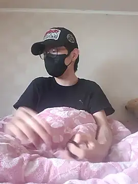 TYYUIOE3 online show from June 9, 2026, 7:42 am