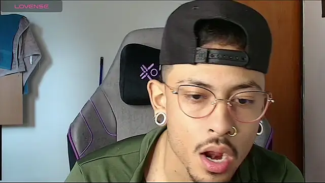 DICKGreatZun online show from June 25, 2026, 6:46 pm