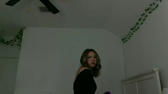 juicyxi online show from June 9, 2026, 5:58 pm