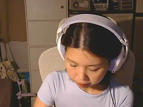 urgrl portia online show from June 11, 2026, 11:18 am