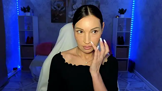 NikoleMills online show from June 26, 2026, 4:18 am