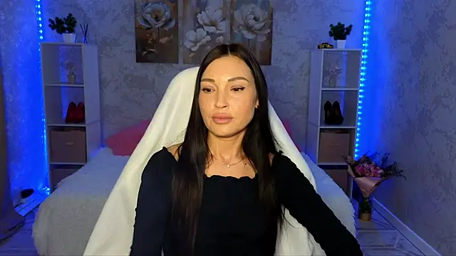 NikoleMills online show from June 20, 2026, 7:35 am