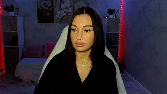 NikoleMills online show from July 10, 2026, 6:13 am