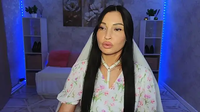 NikoleMills online show from July 24, 2026, 9:38 am