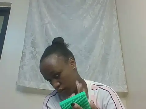 Snapshot of Sweet-cherrry chatting on July 4, 2026, 9:26 am Sweet-cherrry online show from July 4, 2026, 9:26 am