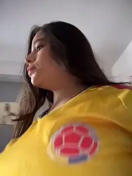 Snapshot of pretty-tata chatting on July 4, 2026, 5:50 pm pretty-tata online show from July 4, 2026, 5:50 pm