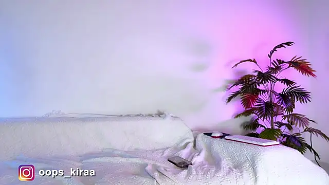 Snapshot of Meow_Kira chatting on July 28, 2026, 8:52 pm Meow Kira online show from July 28, 2026, 8:52 pm