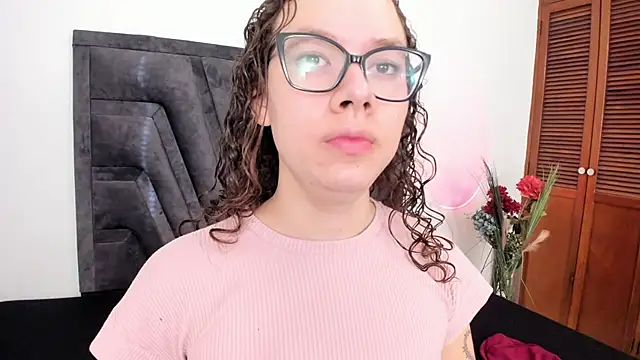 Snapshot of ParisMendez chatting on July 12, 2026, 12:17 pm ParisMendez online show from July 12, 2026, 12:17 pm