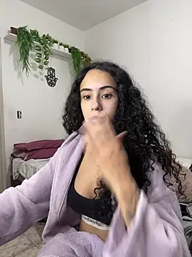 bunnysaray online show from June 19, 2026, 1:11 am