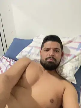 mineirinho3120 online show from June 13, 2026, 9:46 pm