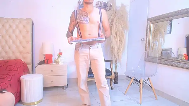 NinaAndRocco online show from June 26, 2026, 10:26 pm