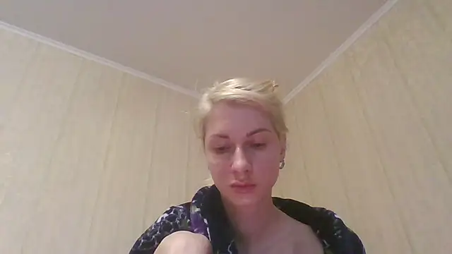 AmberandBlond online show from June 19, 2026, 4:02 pm