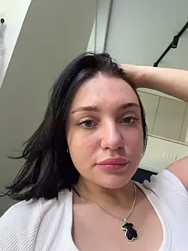 Lucyju1cy online show from June 11, 2026, 2:25 pm