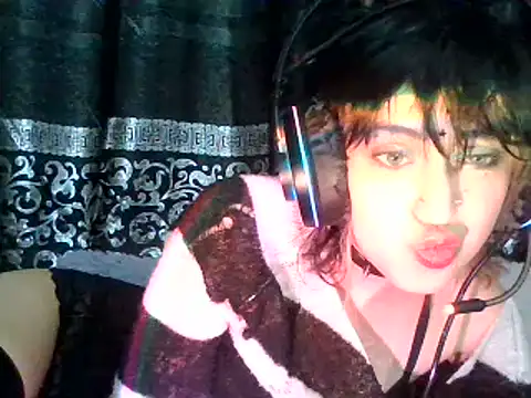 Snapshot of kittenpasive30 chatting on June 18, 2026, 2:44 pm kittenpasive30 online show from June 18, 2026, 2:44 pm