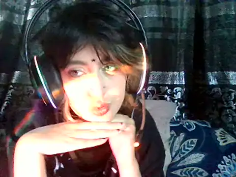 kittenpasive30 online show from June 14, 2026, 4:19 pm