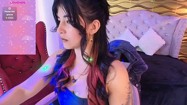  Ninaharpper online show from June 20, 2026, 12:32 pm