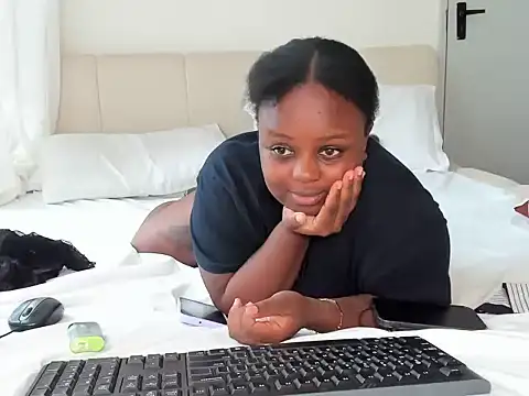 Snapshot of Ebony_Kenya255 chatting on July 5, 2026, 6:53 am Ebony Kenya255 online show from July 5, 2026, 6:53 am