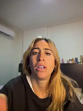 NicoleWilder online show from July 3, 2026, 11:17 am