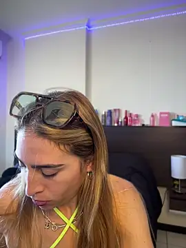 NicoleWilder online show from July 28, 2026, 3:21 pm