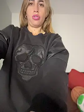 NicoleWilder online show from July 9, 2026, 9:21 am