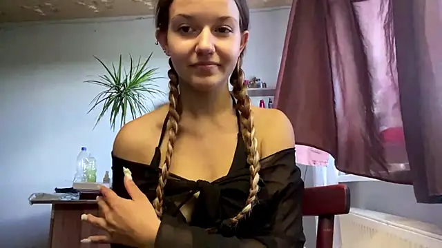 AuroraQT online show from July 29, 2026, 12:37 pm