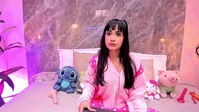 MiaRivvers online show from July 17, 2026, 12:24 pm