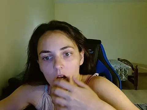 OliviaTheS online show from June 25, 2026, 8:03 pm