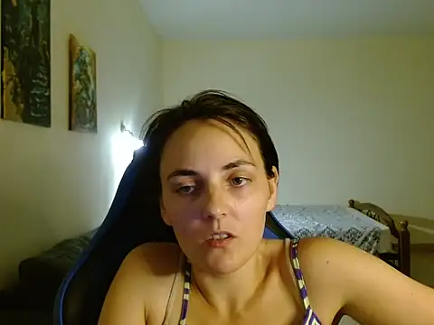 OliviaTheS online show from July 7, 2026, 9:29 pm